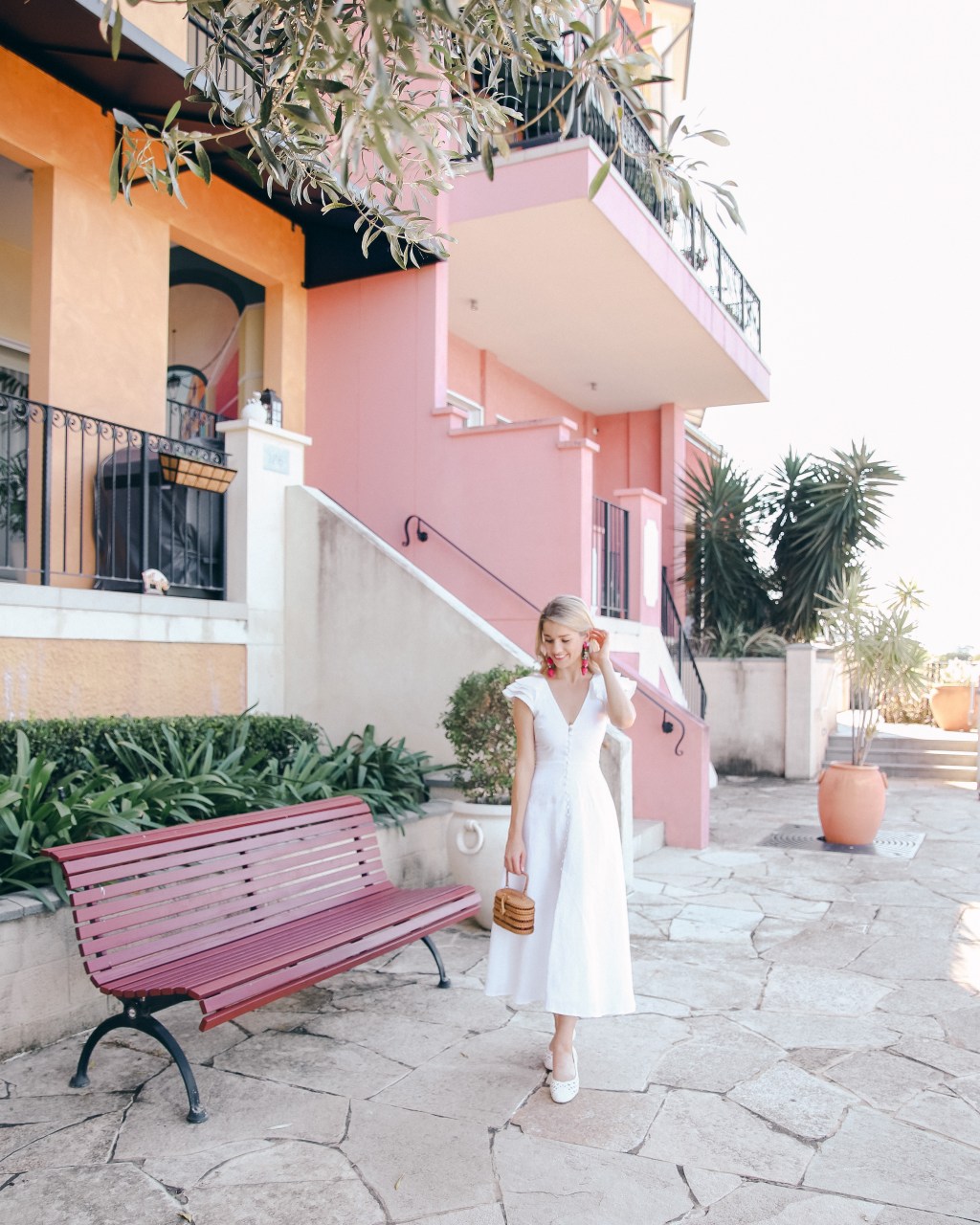 Wardrobe Must-Have: White Linen&nbsp;Dresses